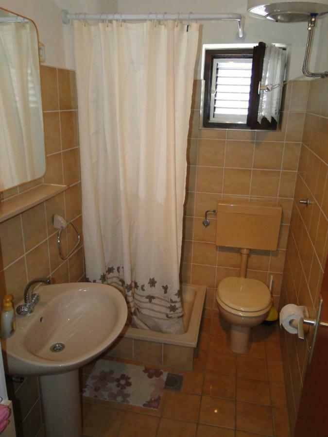 Radojka Hotell Primošten Exteriör bild